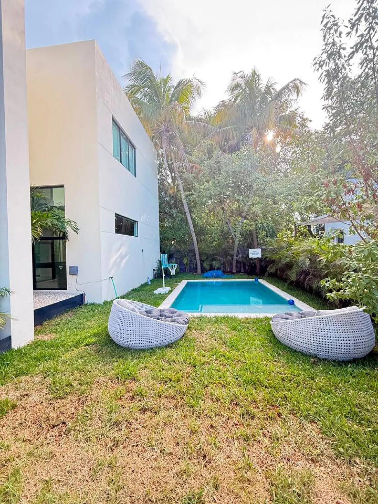 4BR Brand New Modern Little Haiti w Private Pool — photo 3