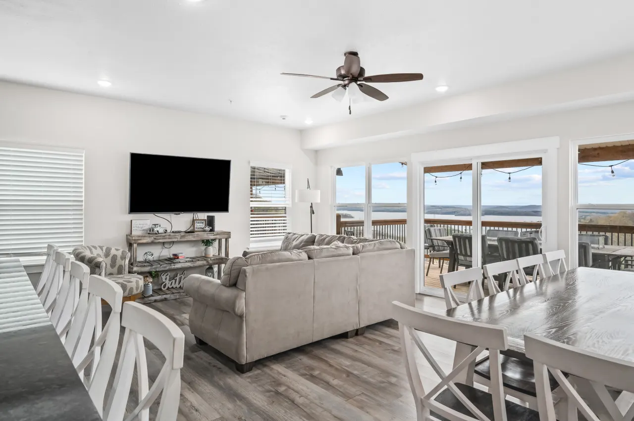 The Farmhouse at Chateau Mountain: Lakeview 6 Bed/6.5 Bath — photo 5