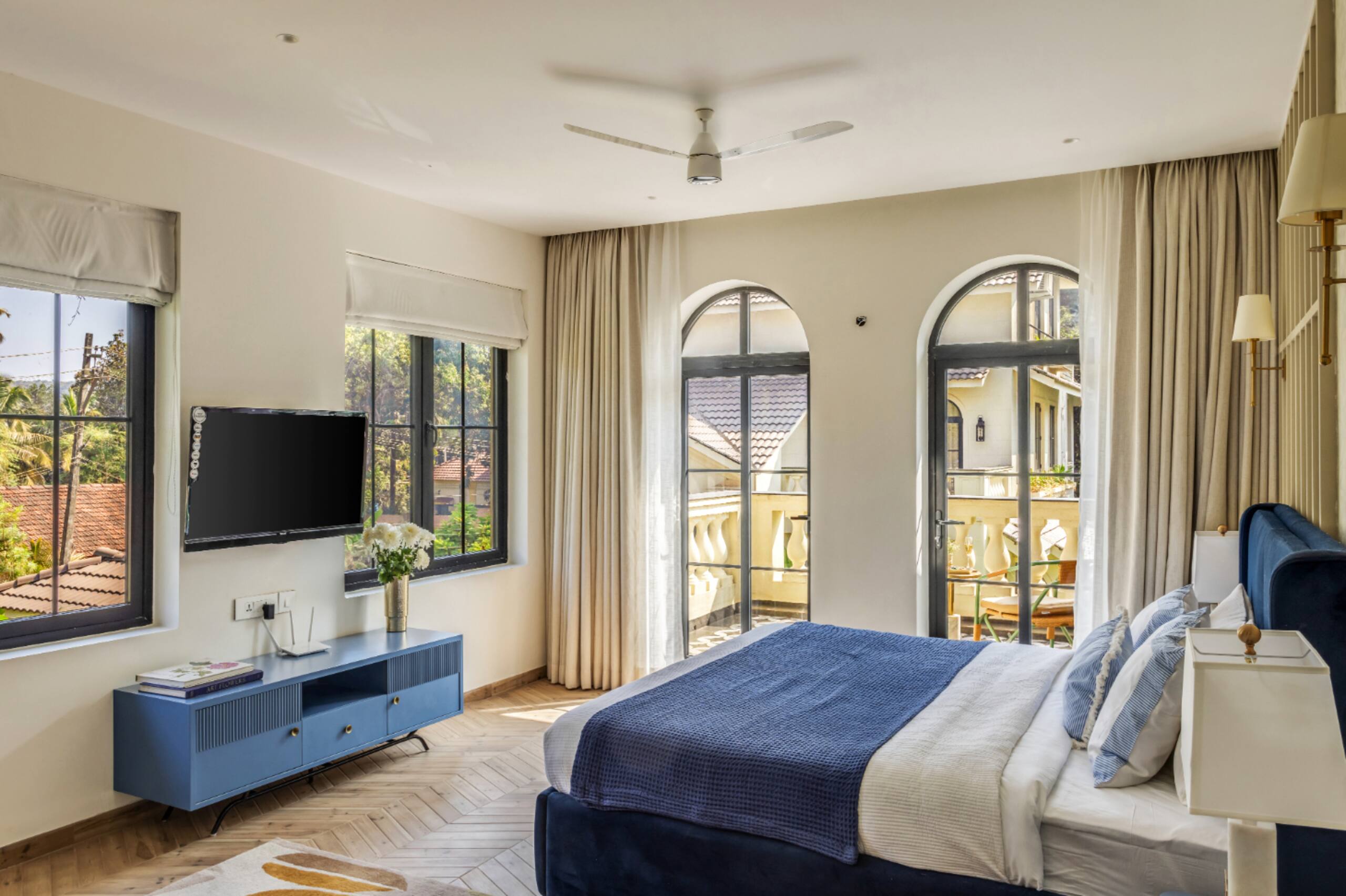 Modern & Luxury 3BHK in Arpora| Huge Lawn, Jacuzzi 12