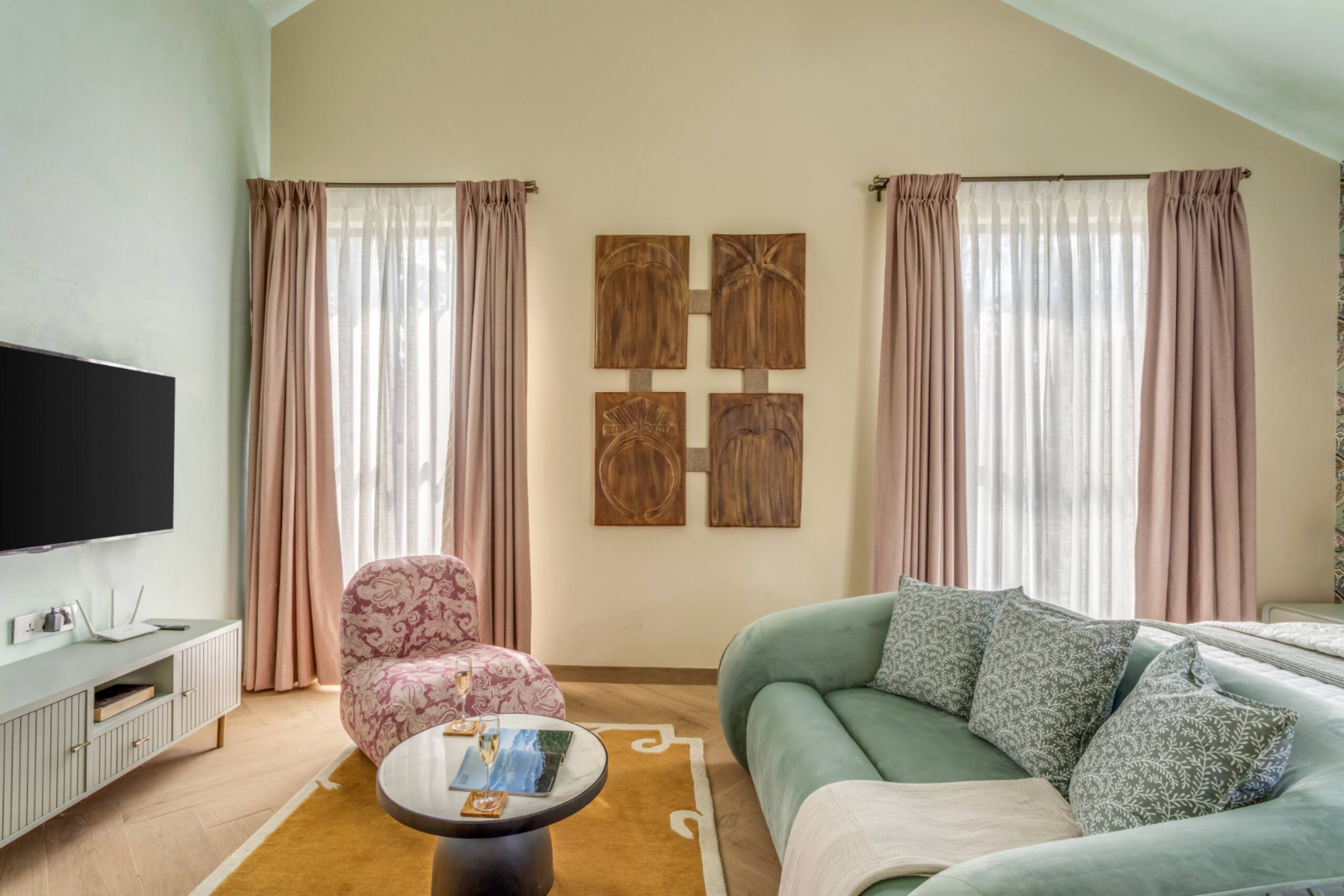 Modern & Luxury 3BHK in Arpora| Huge Lawn, Jacuzzi 24