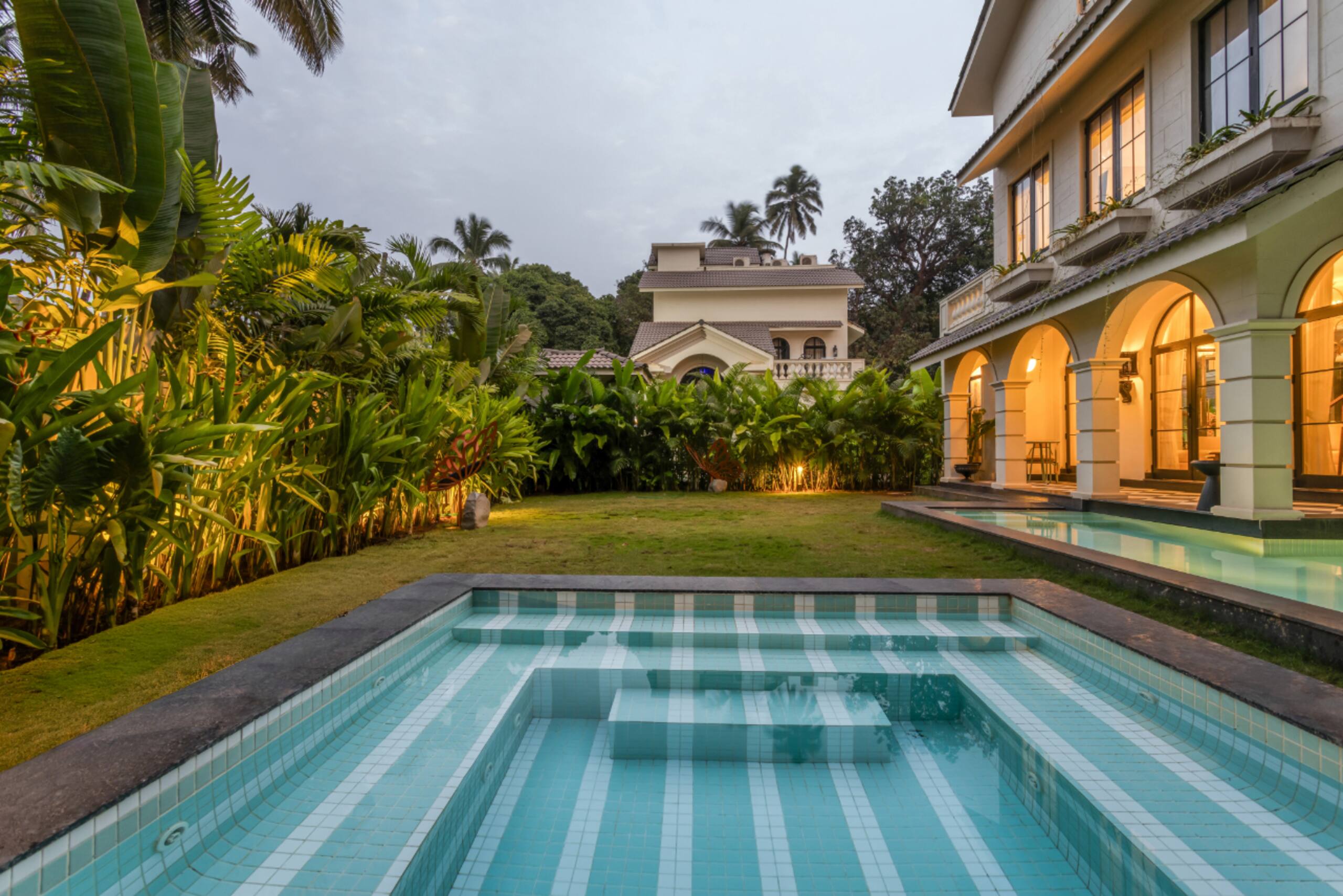 Modern & Luxury 3BHK in Arpora| Huge Lawn, Jacuzzi 32