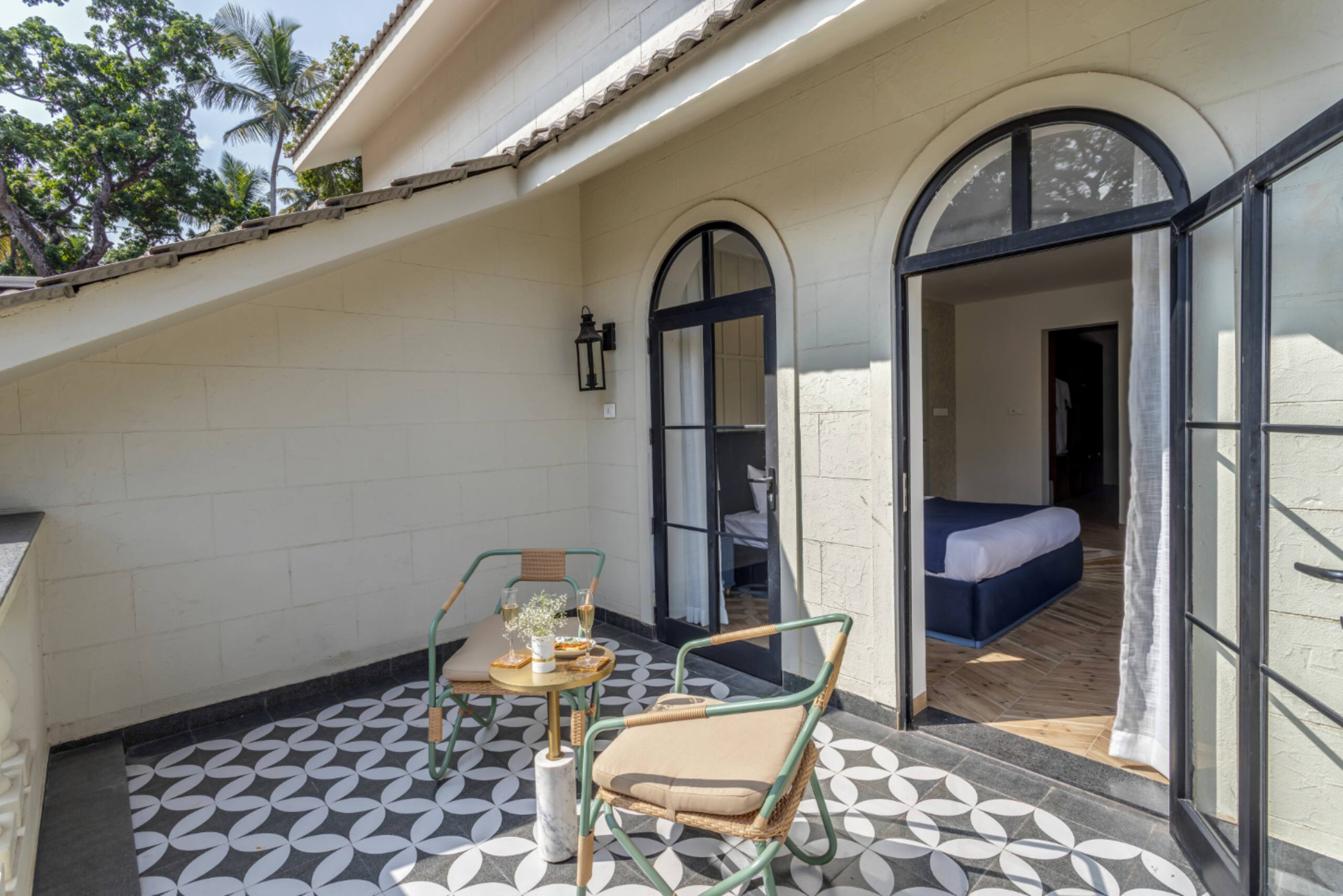 Modern & Luxury 3BHK in Arpora| Huge Lawn, Jacuzzi 16