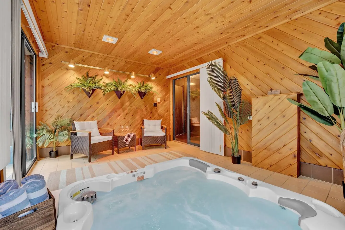 NEW! Arcade-Sauna-HotTub-Gym-FirePit-BBQGrill 6