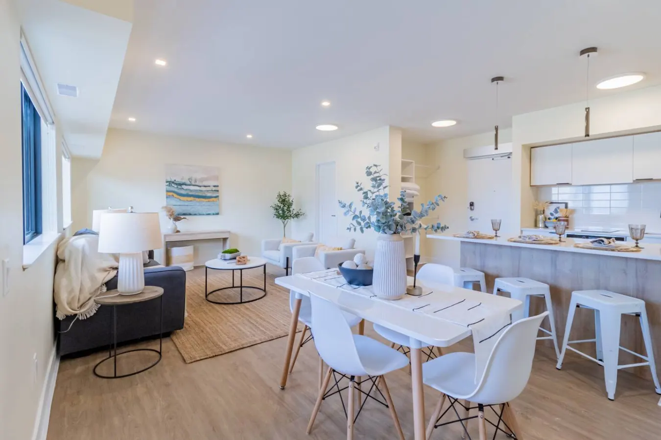 1 bedroom Condo- Hot tub, 1 min to beach - 203