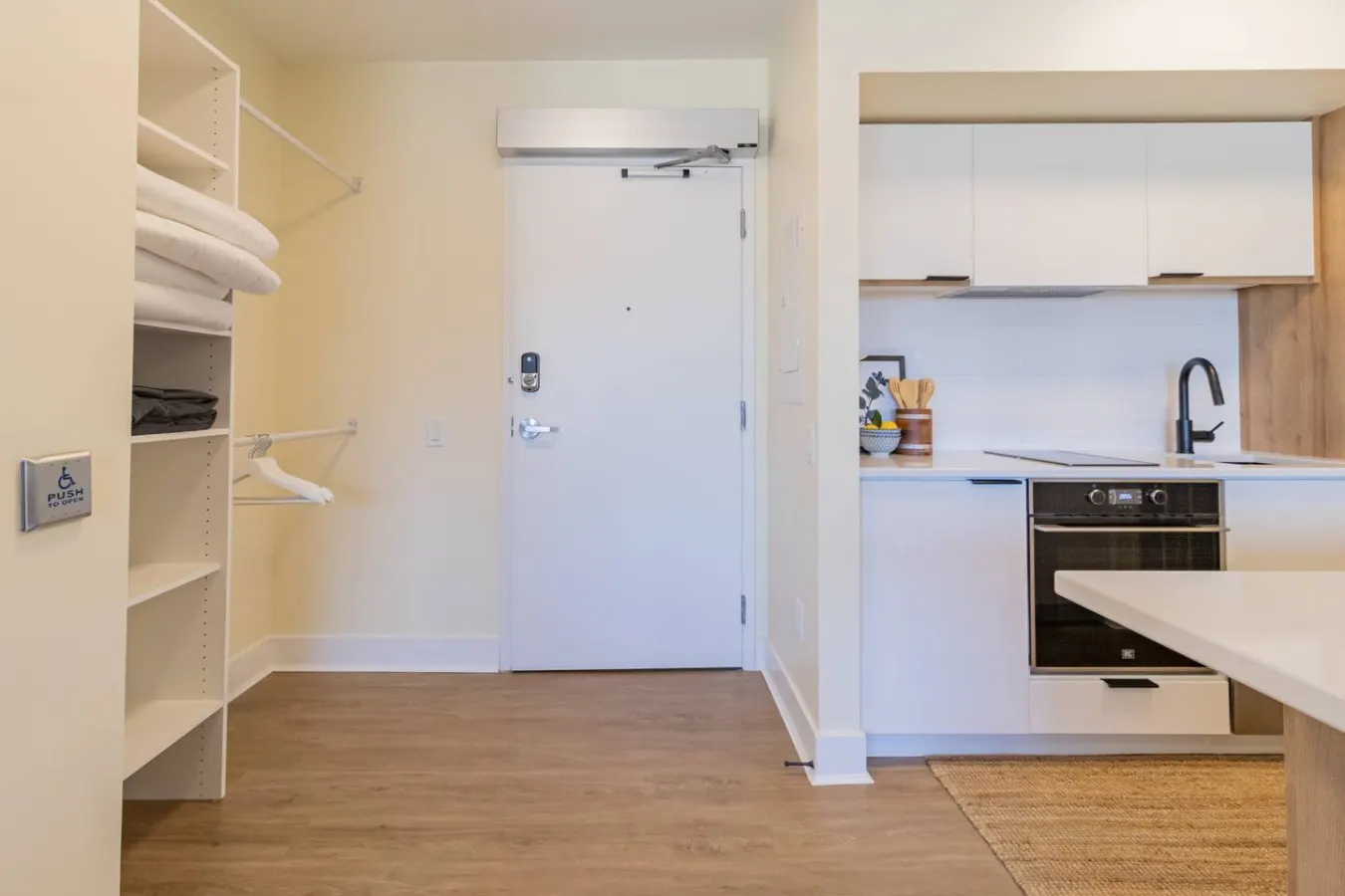 1 bedroom Condo- Hot tub, 1 min to beach - 203 11