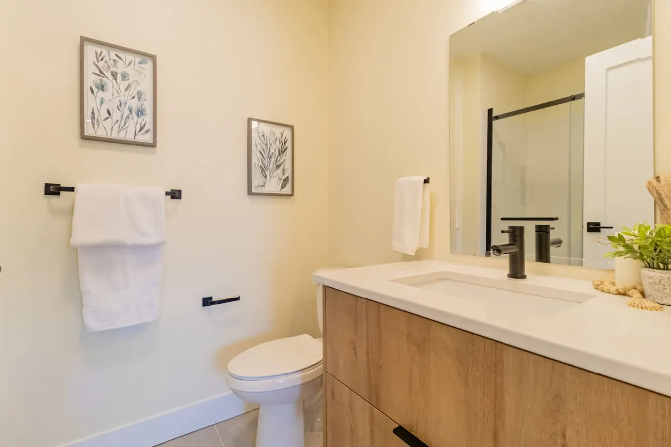 1 bedroom Condo- Hot tub, 1 min to beach - 203 12