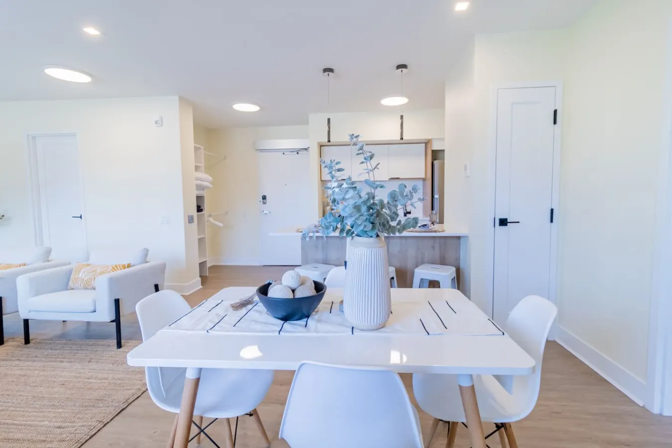 1 bedroom Condo- Hot tub, 1 min to beach - 203 6