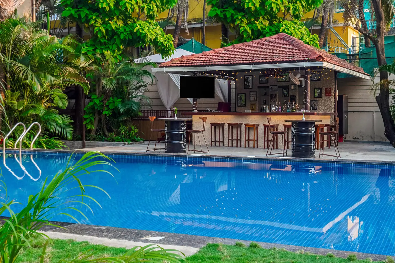 Morjim Beach Cottage With Private Jacuzzi 13