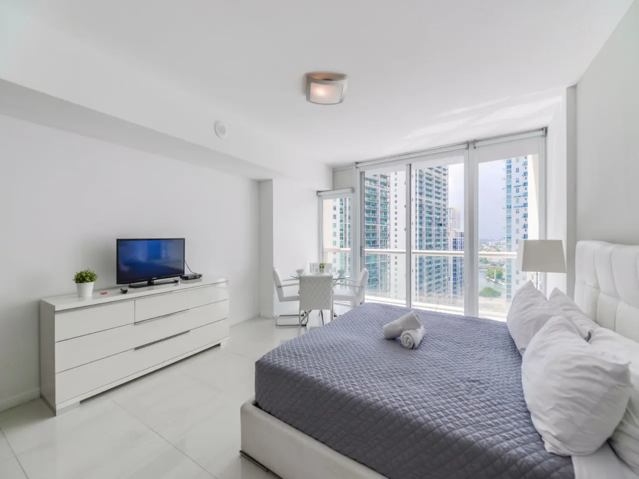 Apt 2405 Brickell Icon Studio King bed 2