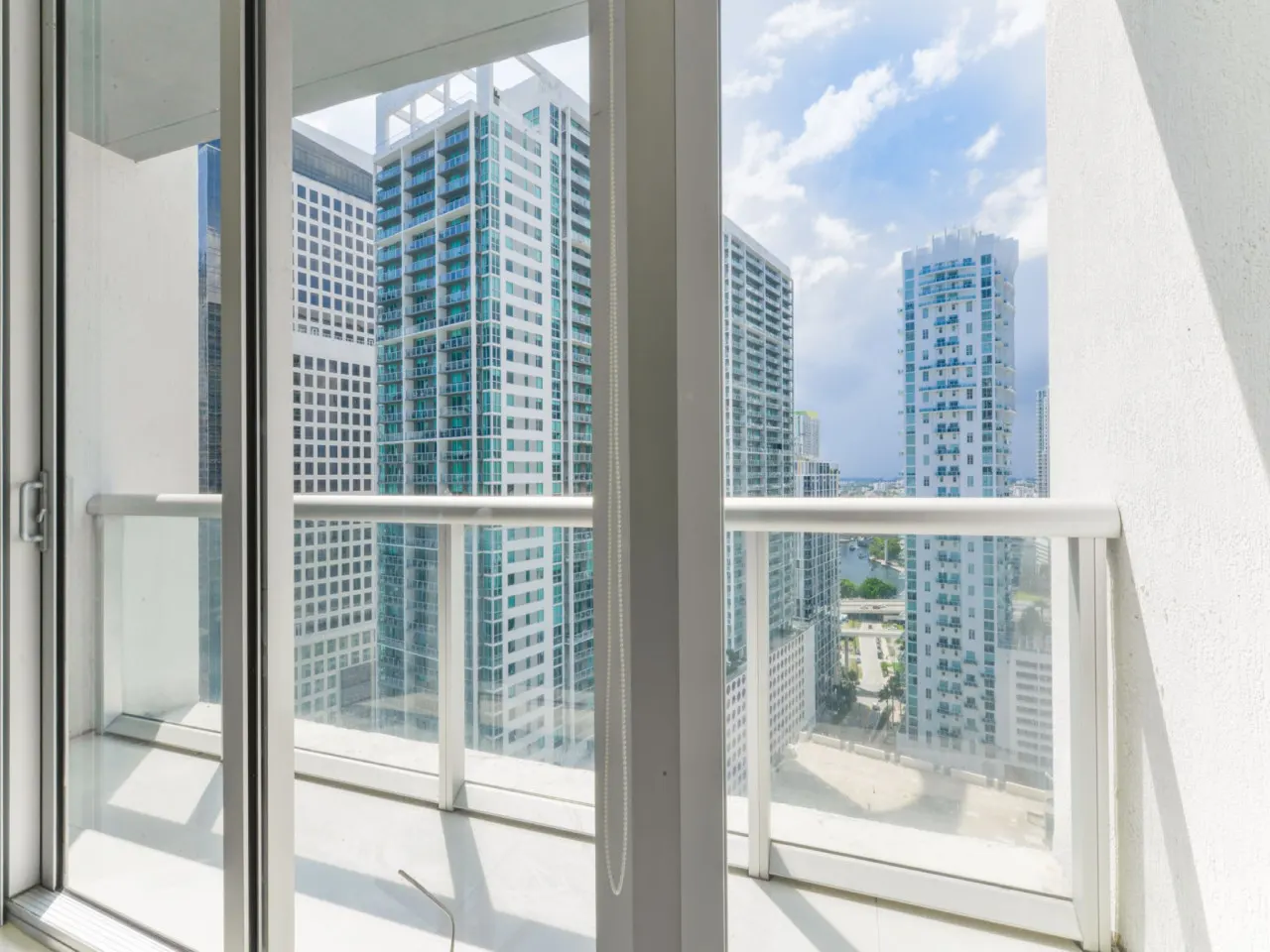 Apt 2405 Brickell Icon Studio King bed 11