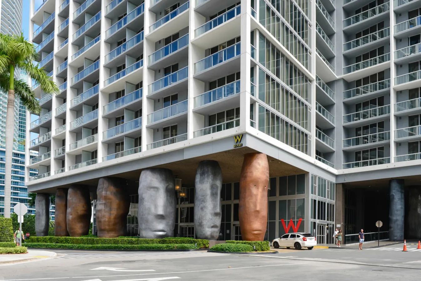 Apt 2405 Brickell Icon Studio King bed 16