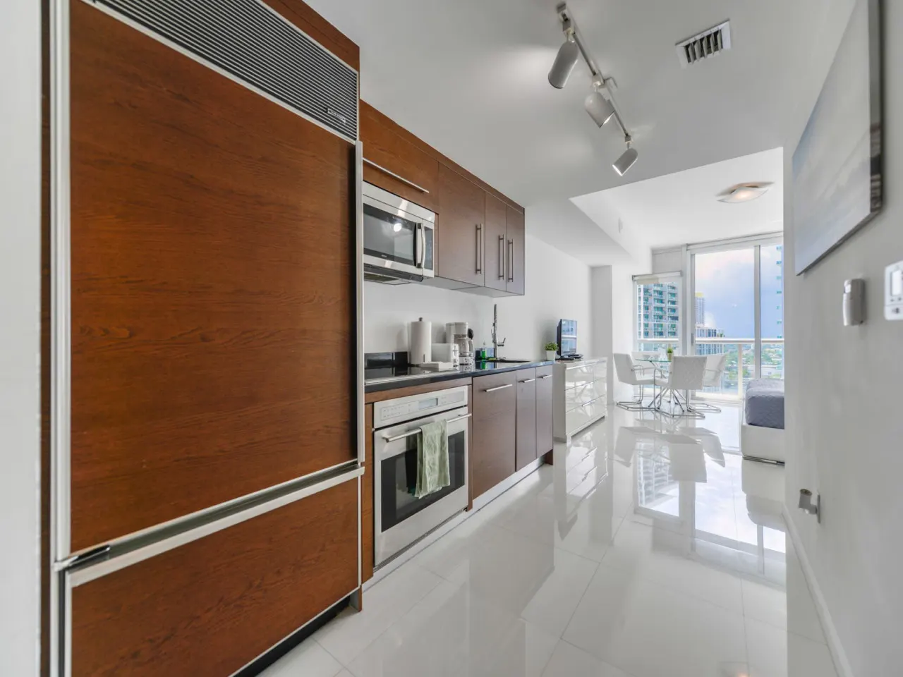 Apt 2405 Brickell Icon Studio King bed 5