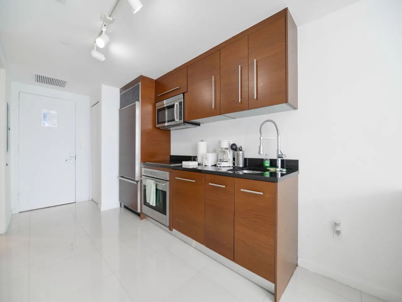 Apt 2405 Brickell Icon Studio King bed 6