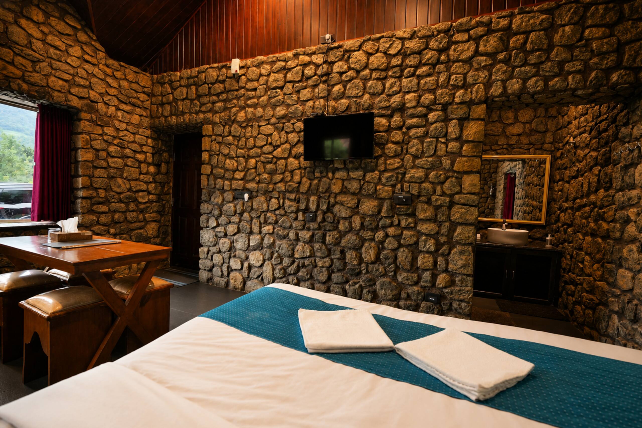 Stone House, Silver Oaks Nature Retreat 11