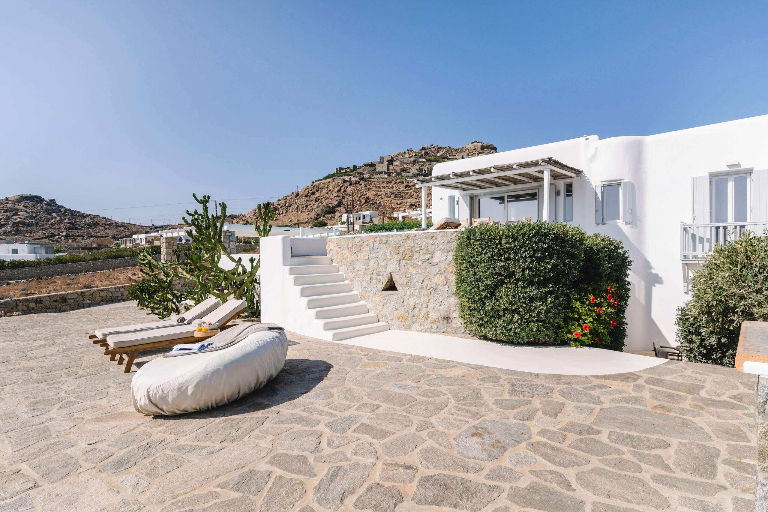 Villa Ocean Blue by LLB | Beach in 6' walking 8