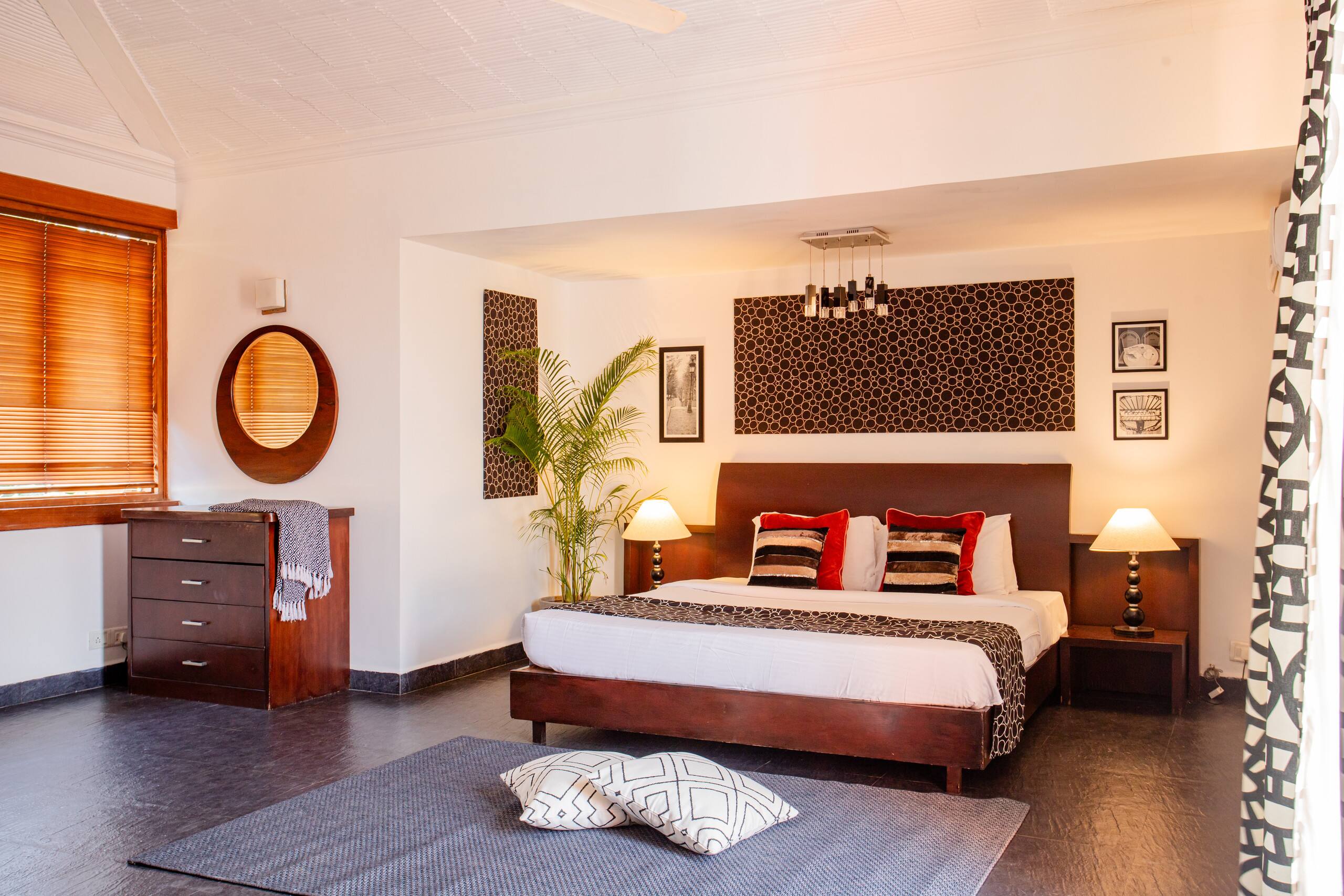 4BHK villa with private pool, 5 mins walk to beach 4