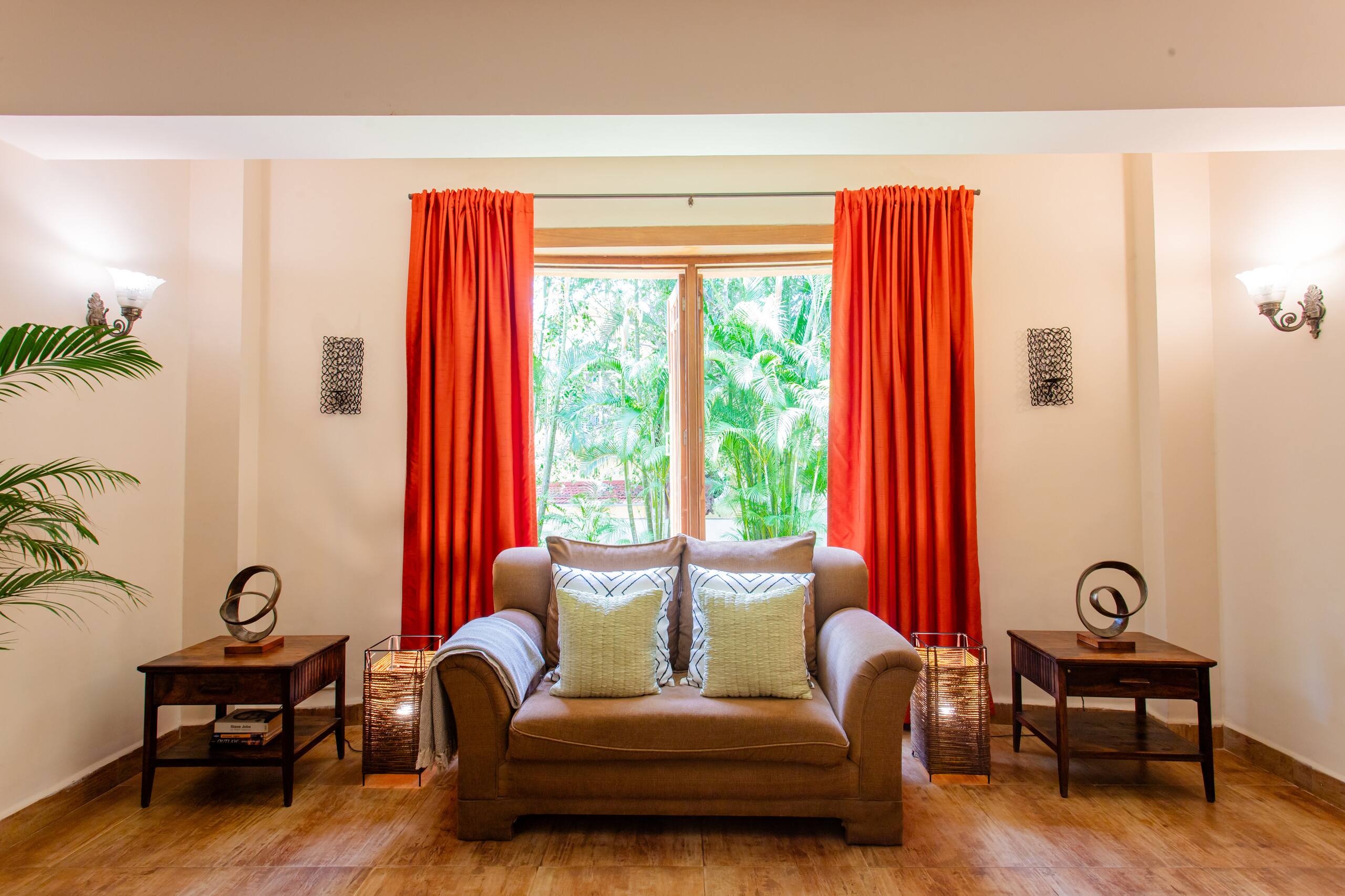 4BHK villa with private pool, 5 mins walk to beach 24