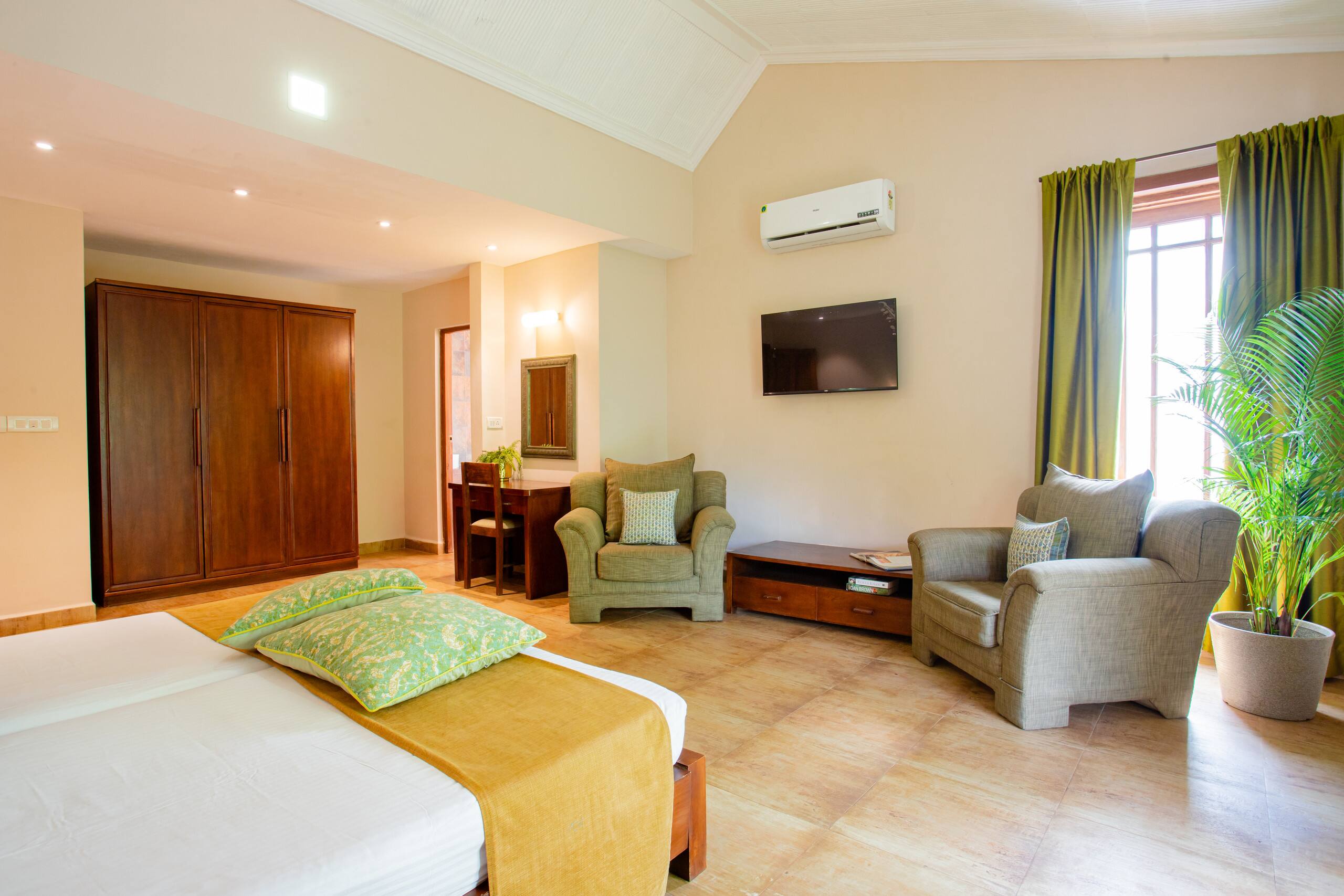 4BHK villa with private pool, 5 mins walk to beach 15