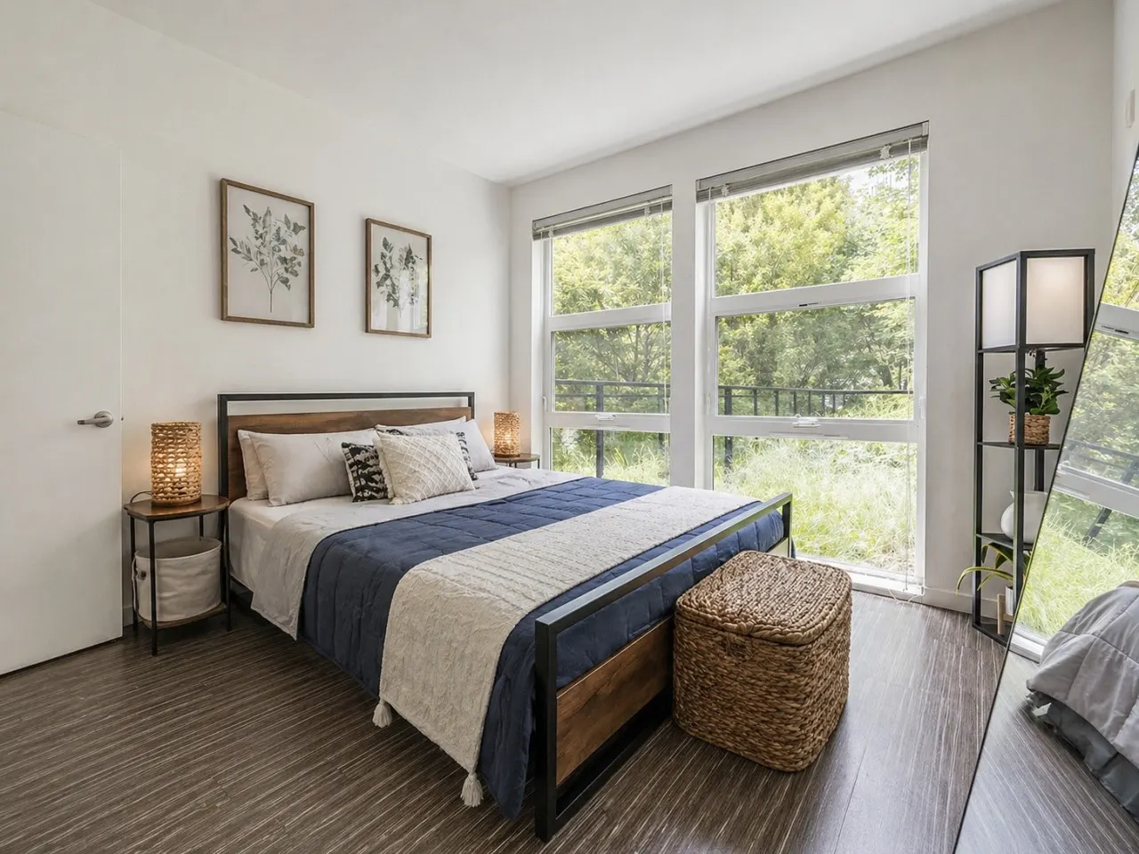 Large Central District Apartment