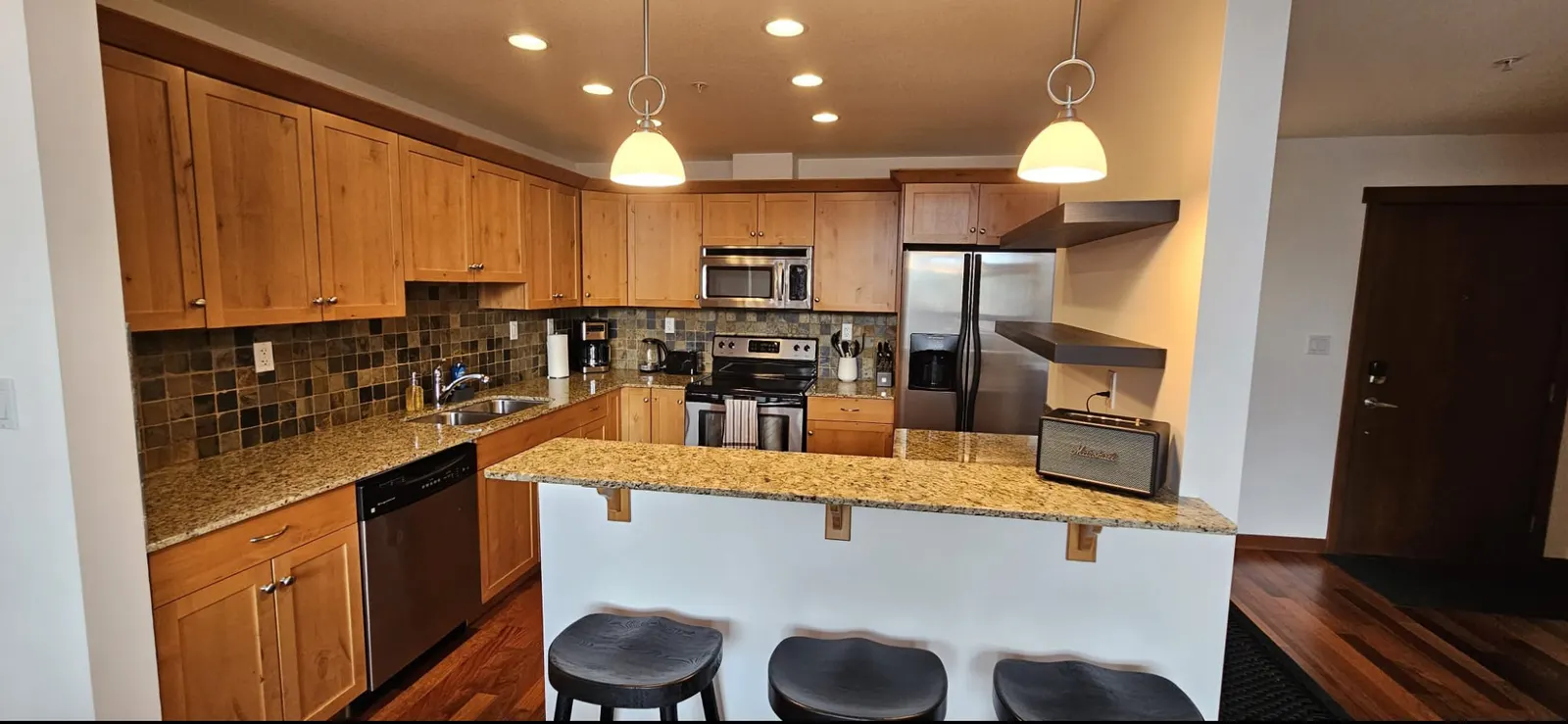 Rockies Balcony: Fireplace, BBQ & Views 9