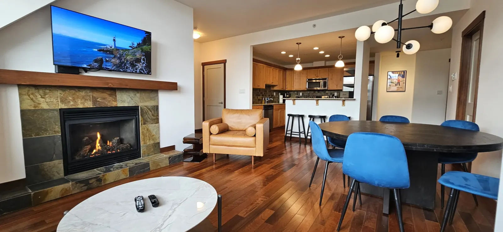 Rockies Balcony: Fireplace, BBQ & Views 11