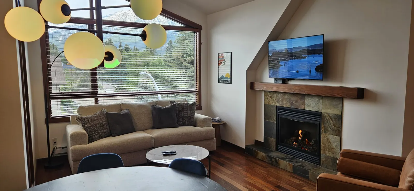 Rockies Balcony: Fireplace, BBQ & Views 17