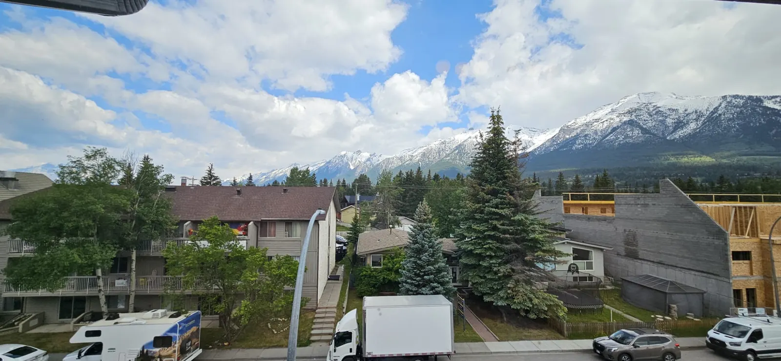 Rockies Balcony: Fireplace, BBQ & Views 20