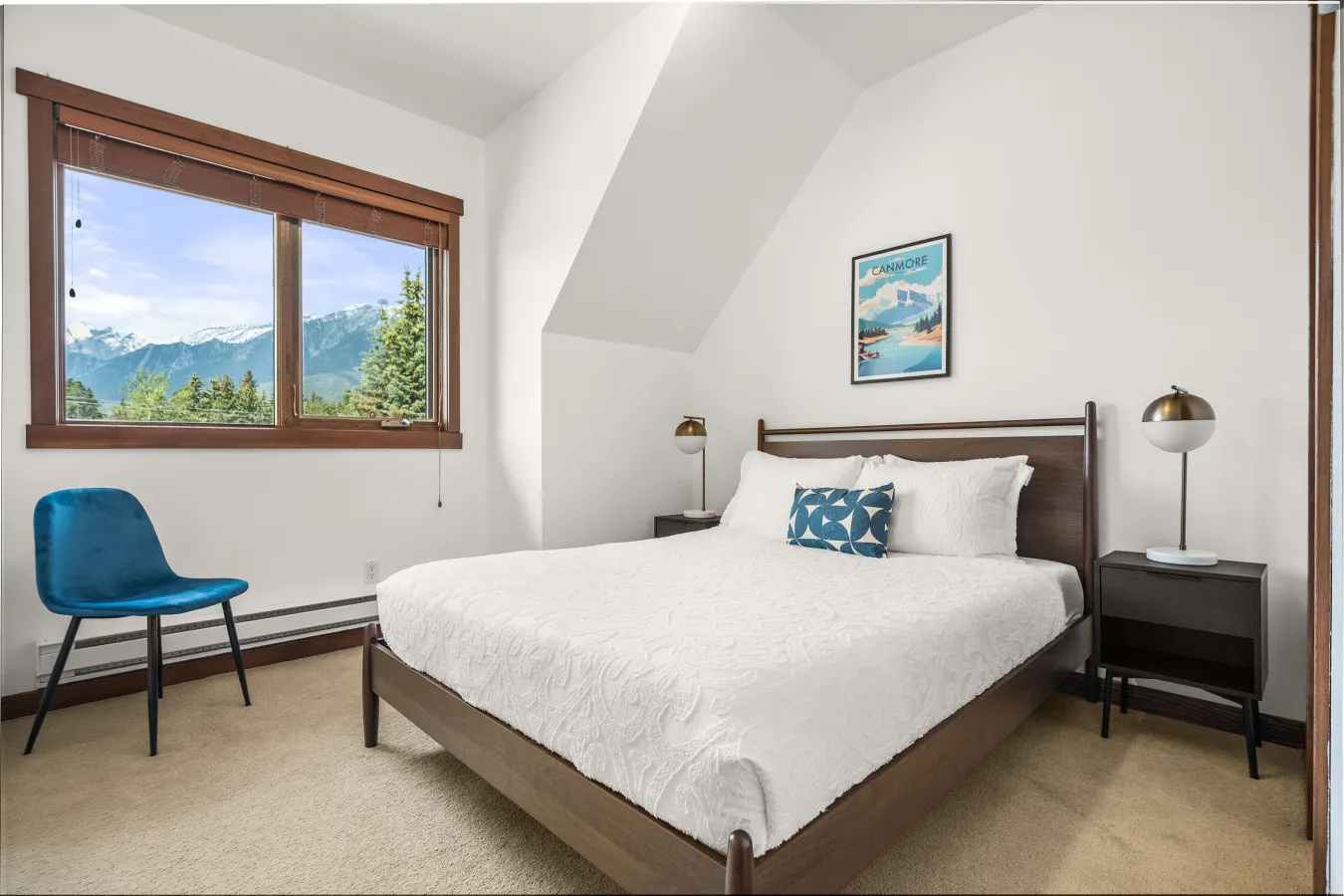Rockies Balcony: Fireplace, BBQ & Views 4