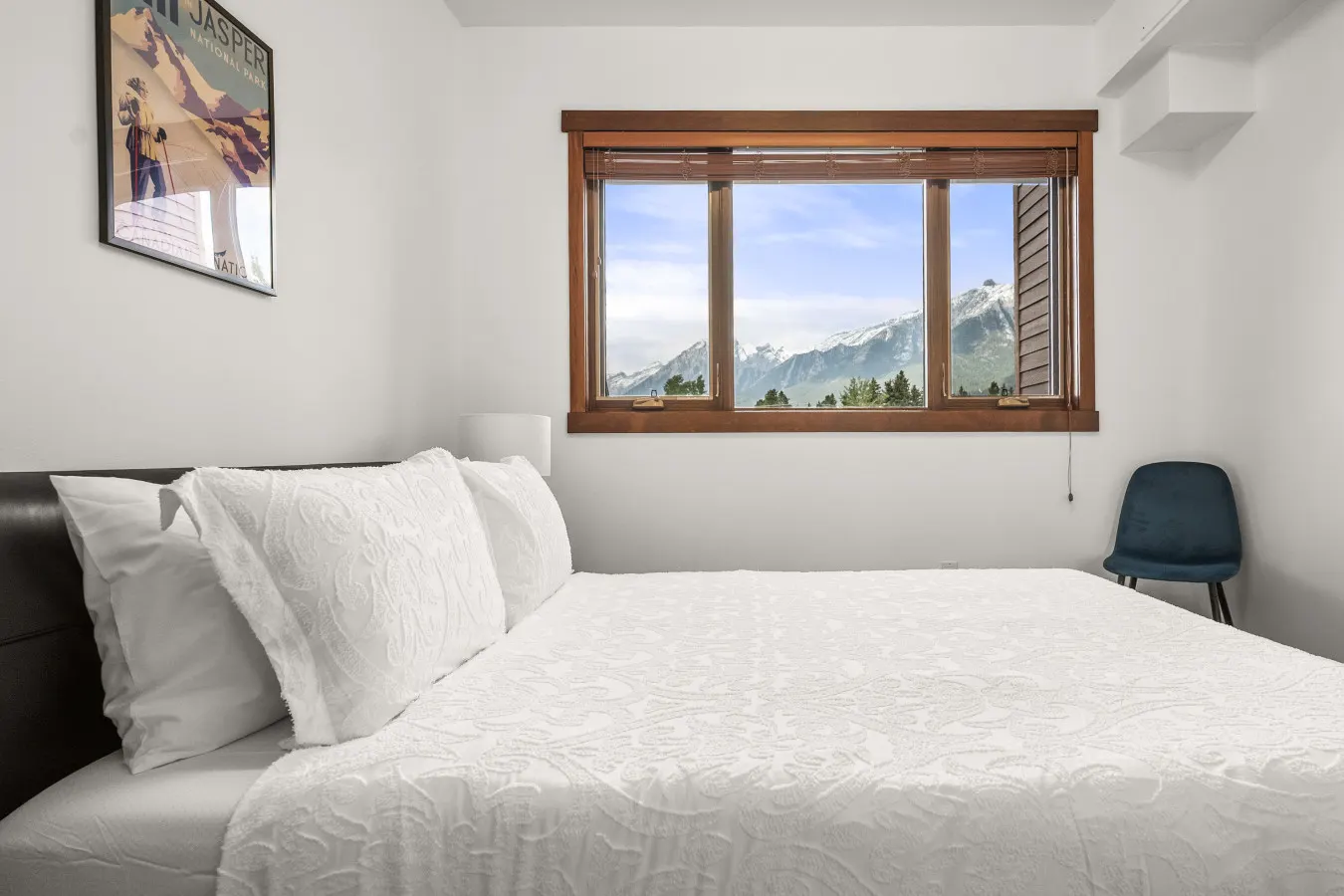 Rockies Balcony: Fireplace, BBQ & Views 7