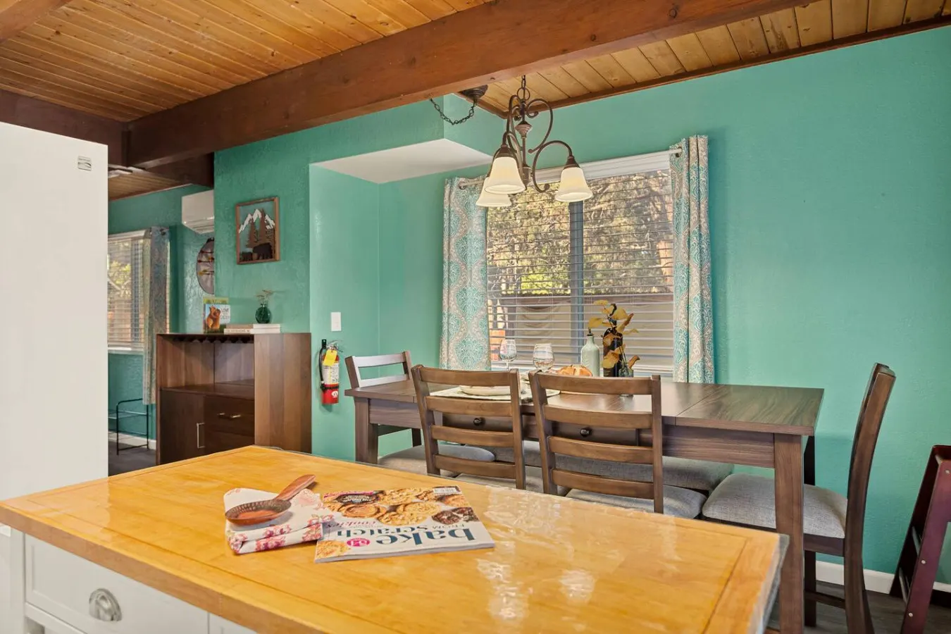 Cozy & New Turquoise Bear cabin w/ Deck & Hot Tub 9