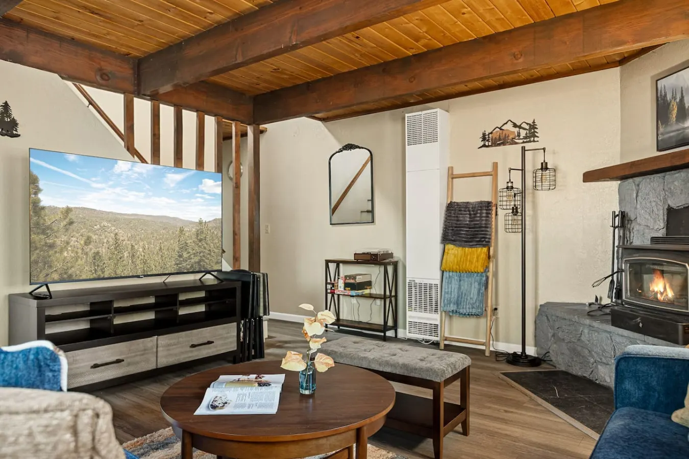 Cozy & New Turquoise Bear cabin w/ Deck & Hot Tub 12