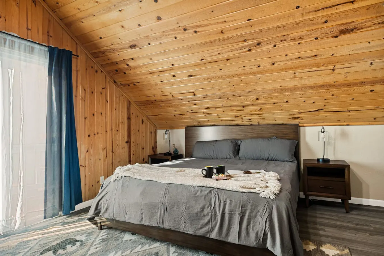 Cozy & New Turquoise Bear cabin w/ Deck & Hot Tub 14