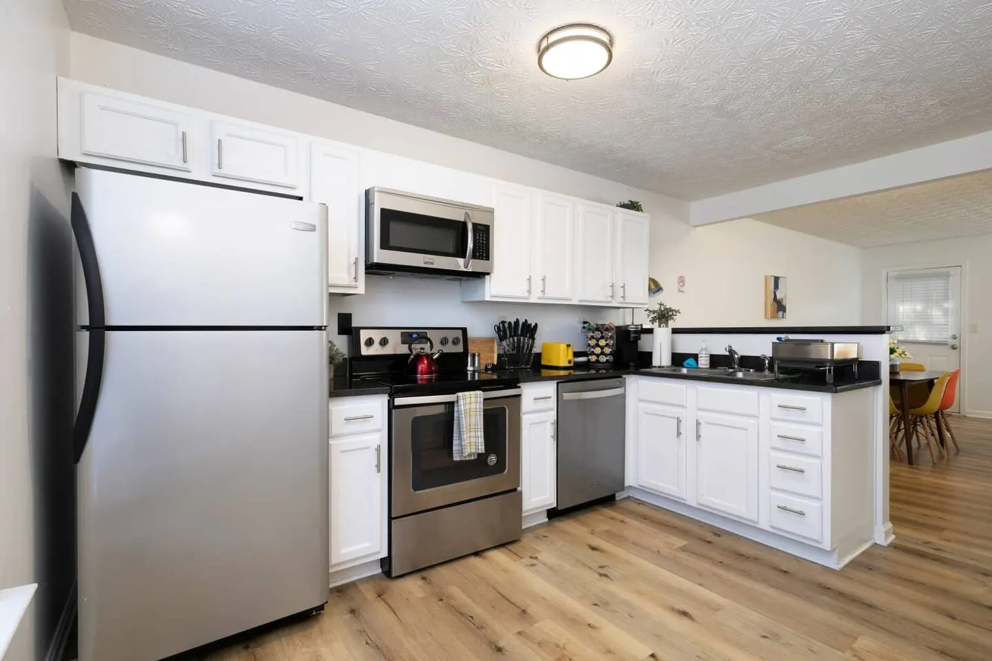 Stylish 3BR Townhome Near Everything 10