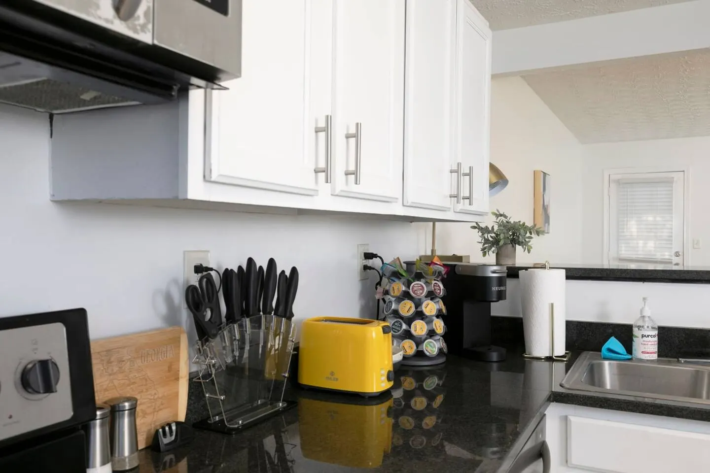Stylish 3BR Townhome Near Everything 12