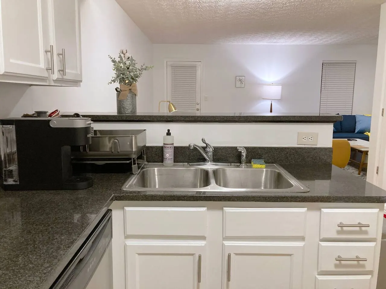 Stylish 3BR Townhome Near Everything 15