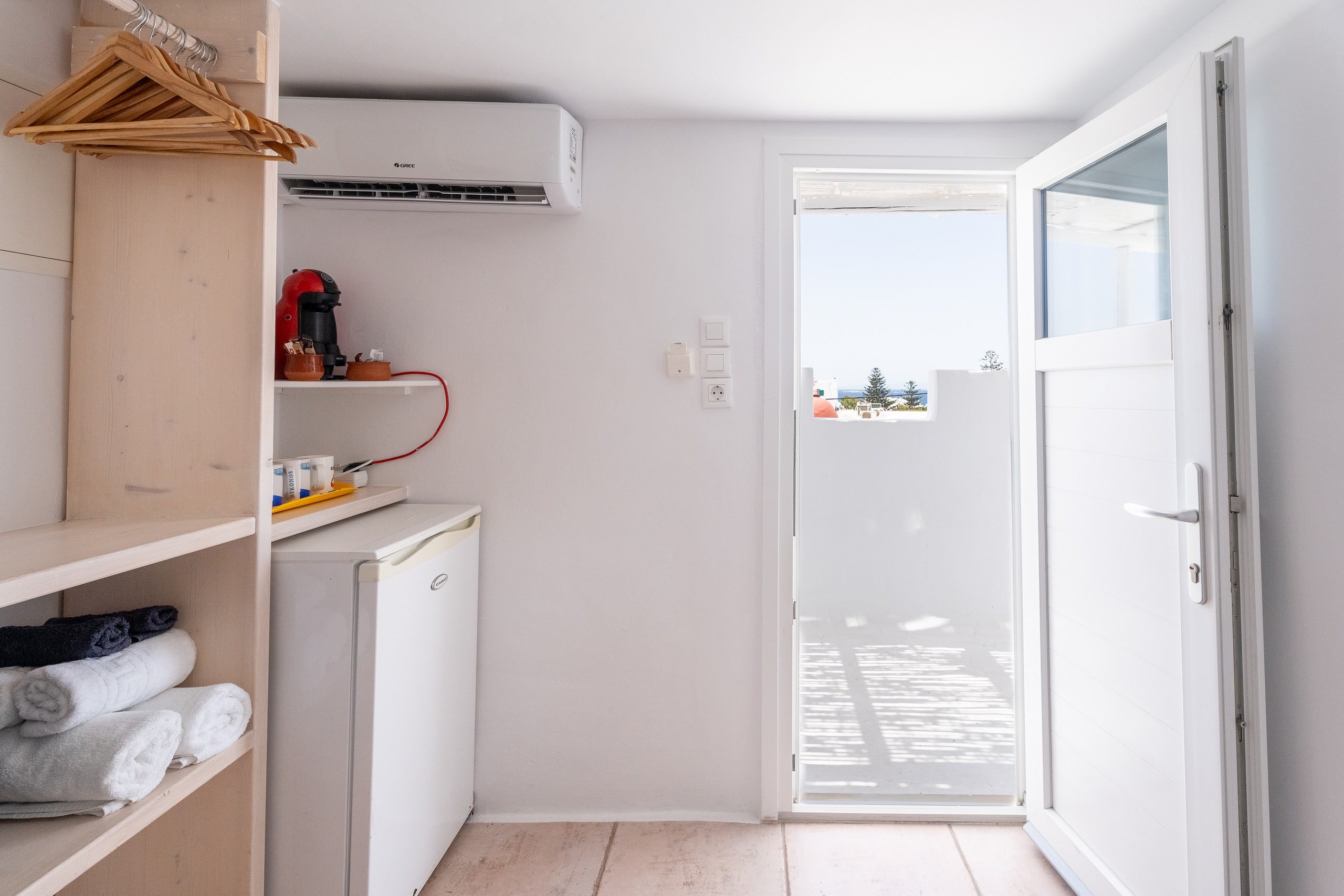 Queen four-bedroom Seaview Cycladic Home 37