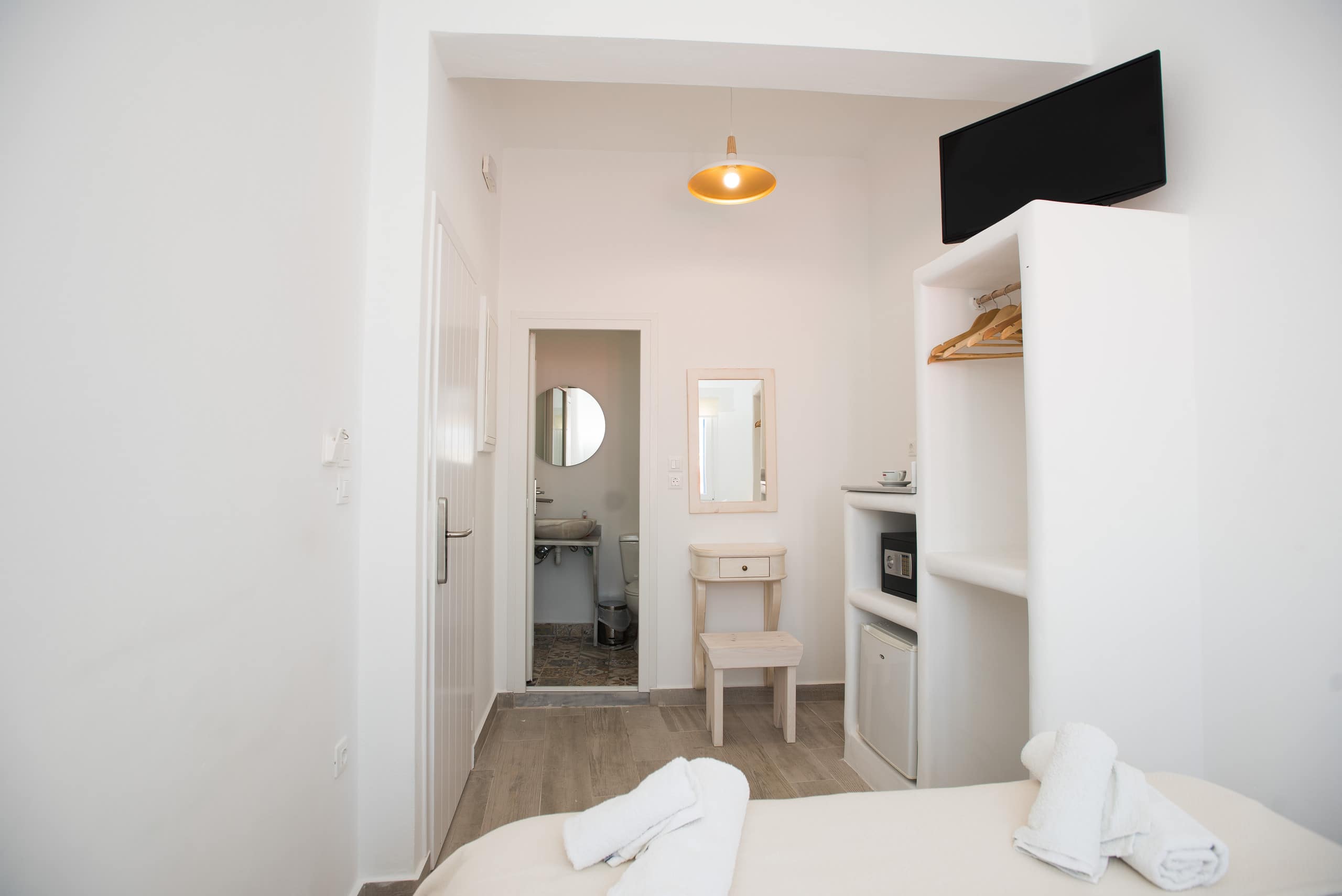 Queen four-bedroom Seaview Cycladic Home 7
