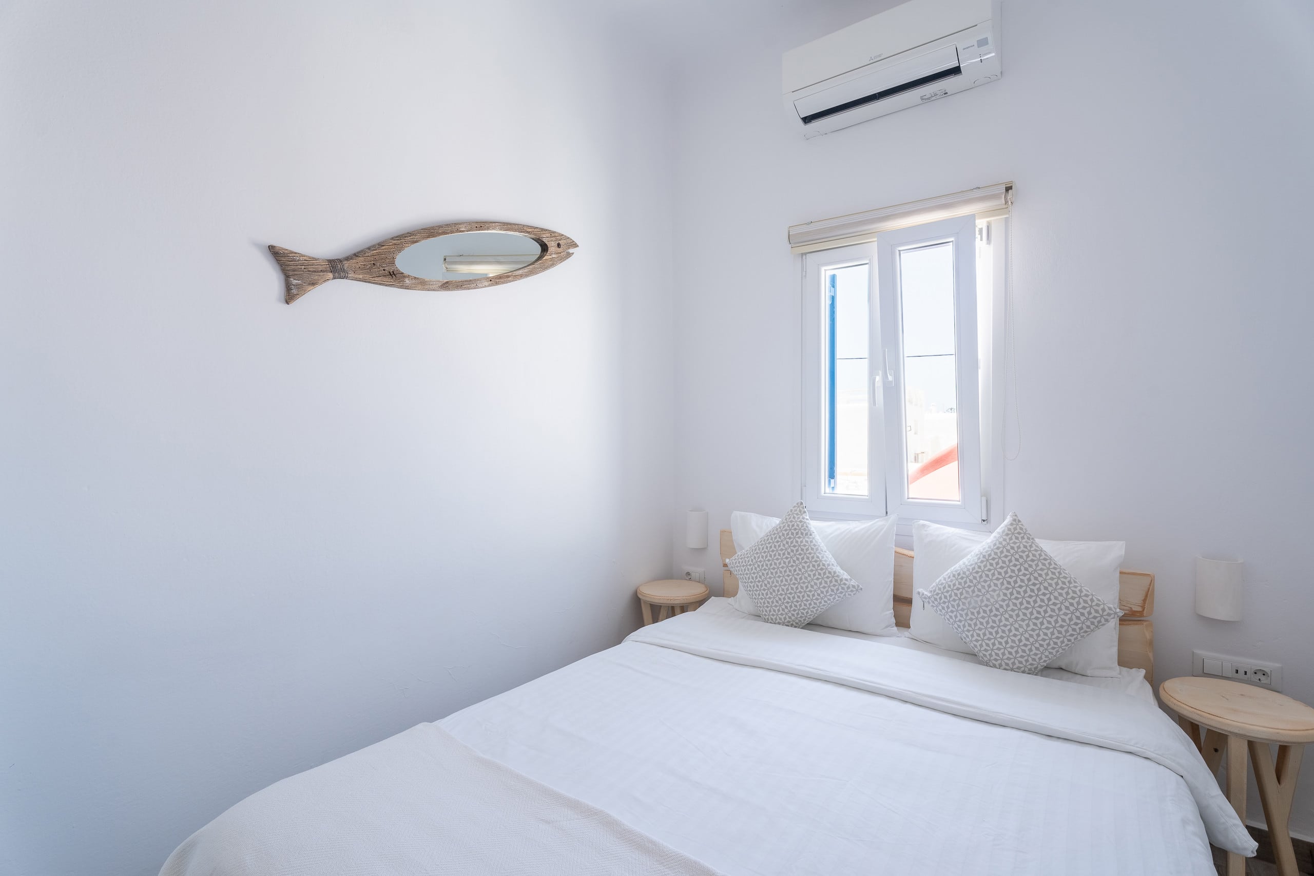 Queen four-bedroom Seaview Cycladic Home 16