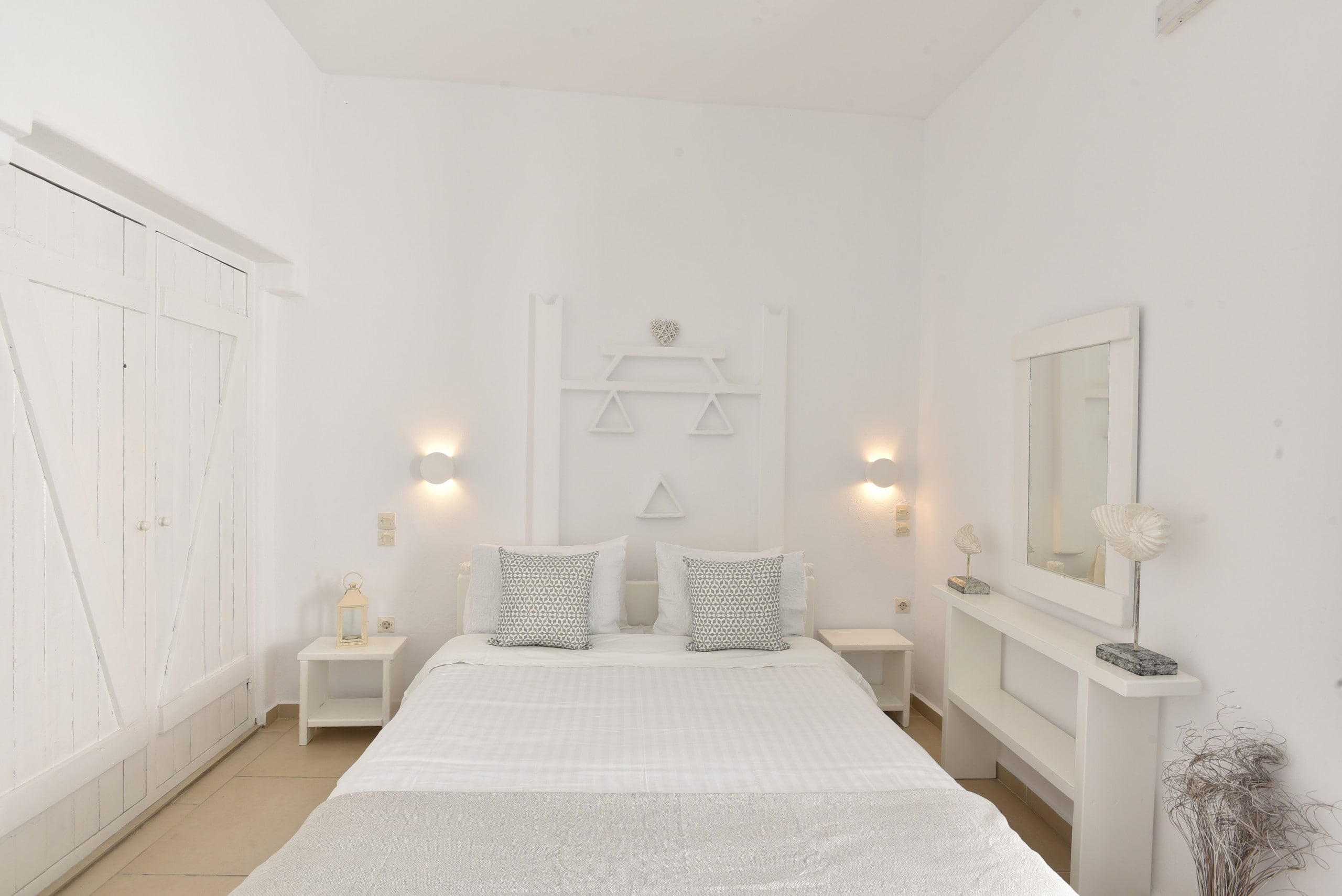 Queen four-bedroom Seaview Cycladic Home 8