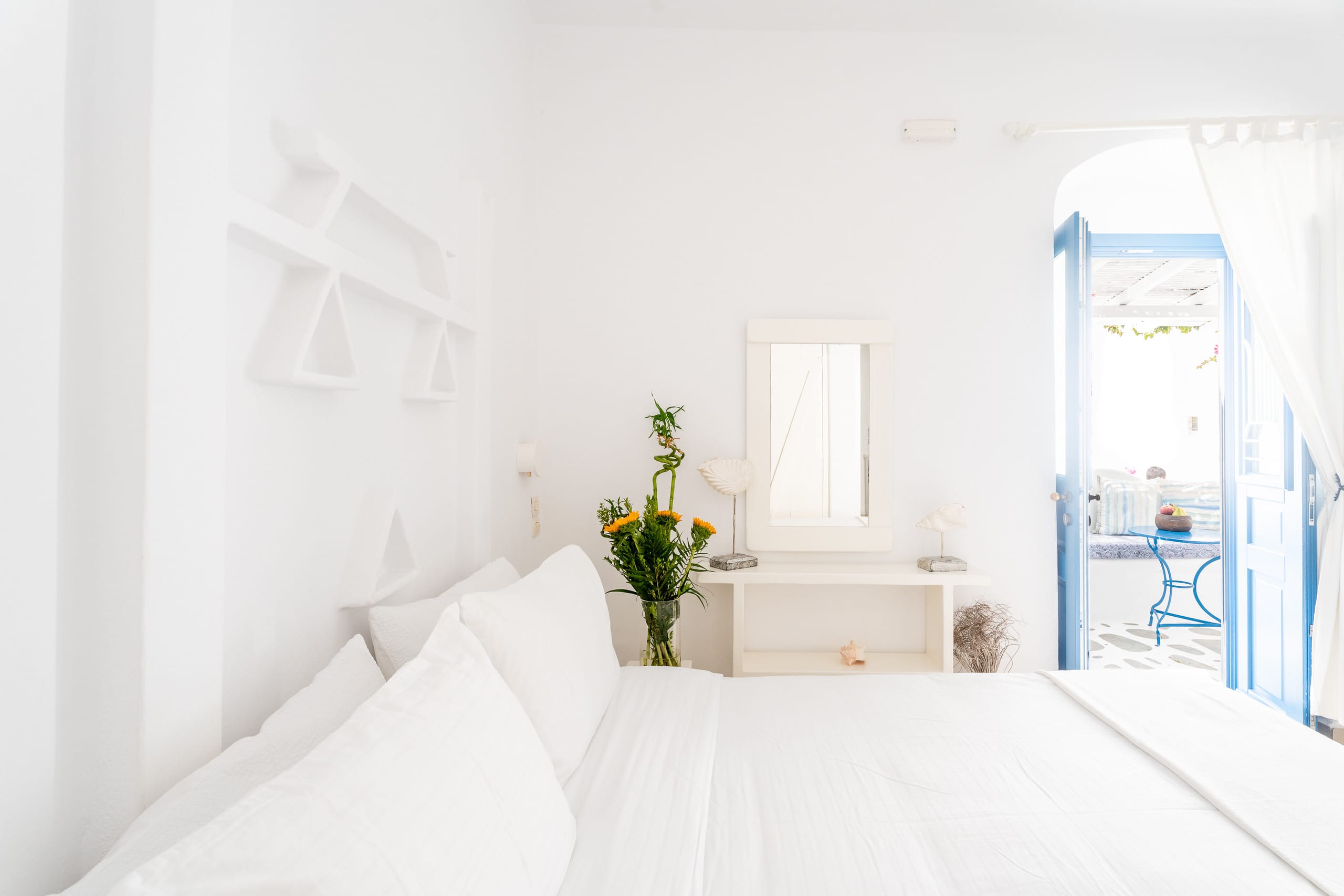 Queen four-bedroom Seaview Cycladic Home — photo 4