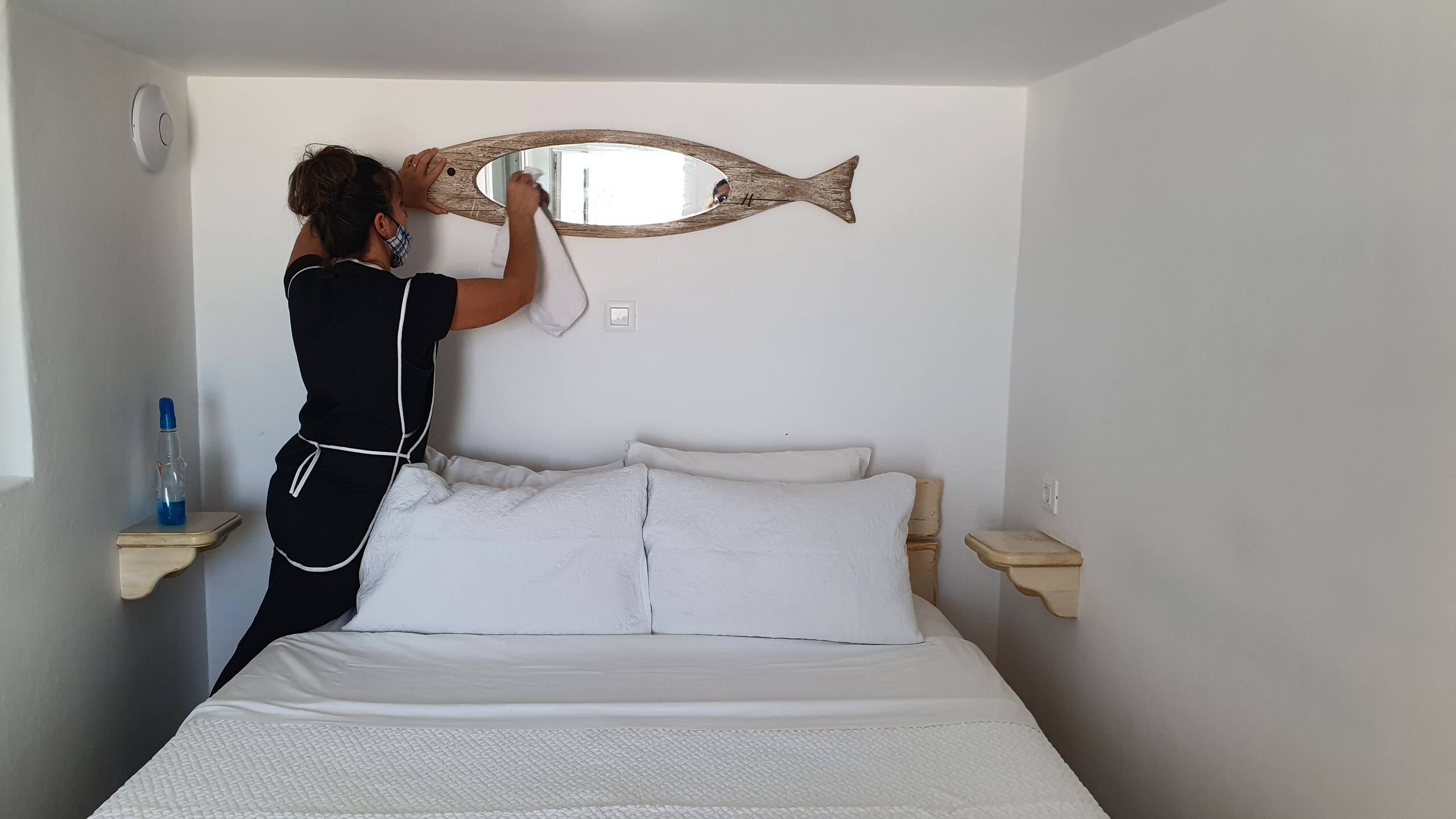 Queen four-bedroom Seaview Cycladic Home 35