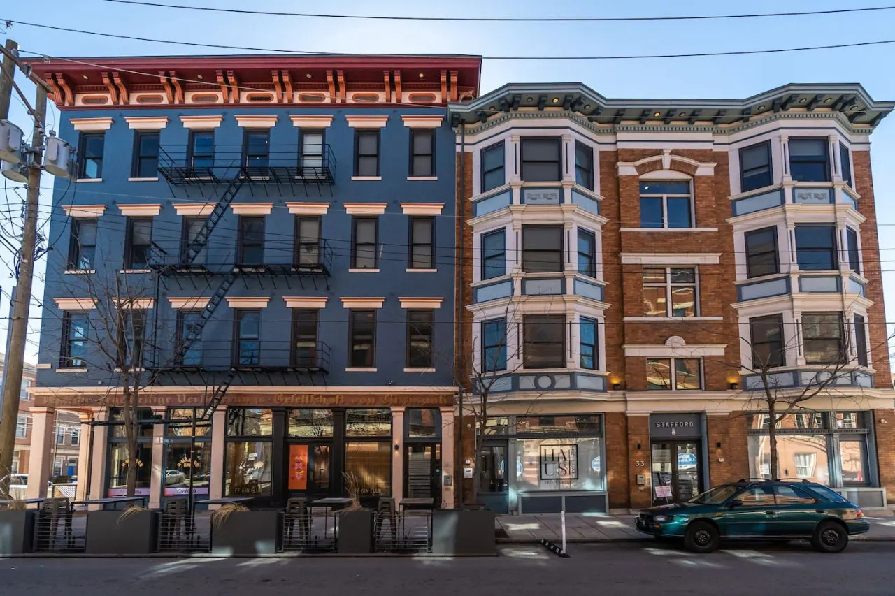 No Cleaning Fee + Free Parking 1-br Condo OTR 15