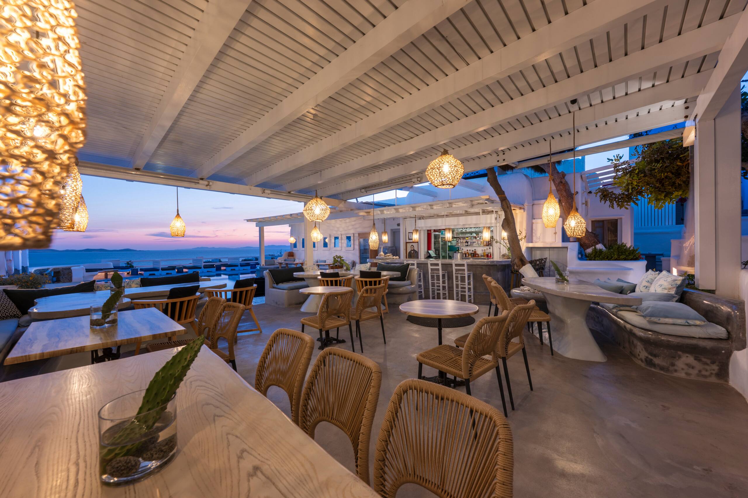Open Plan Suite | Flaskos Suites 14