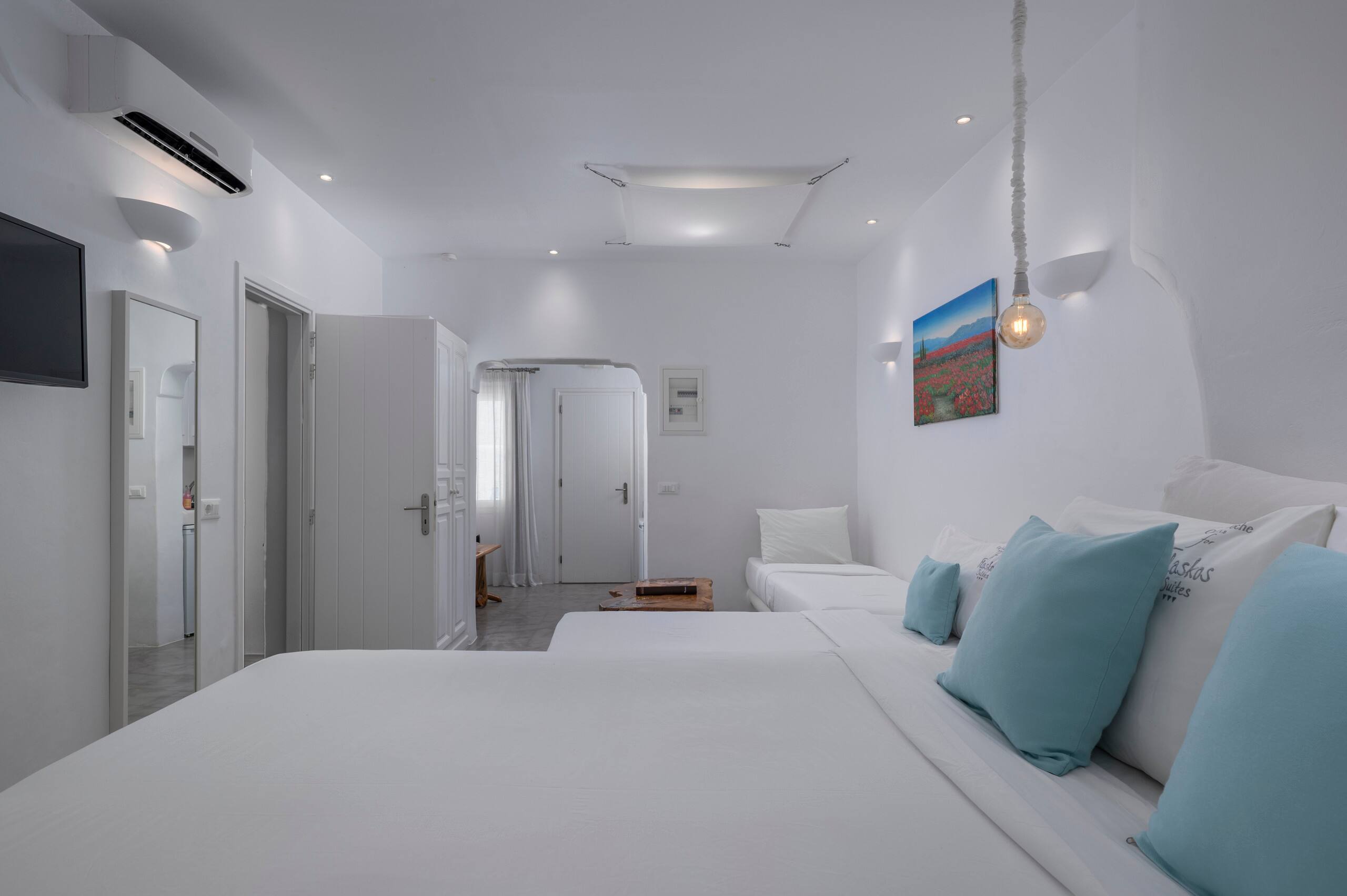 Open Plan Suite | Flaskos Suites 10