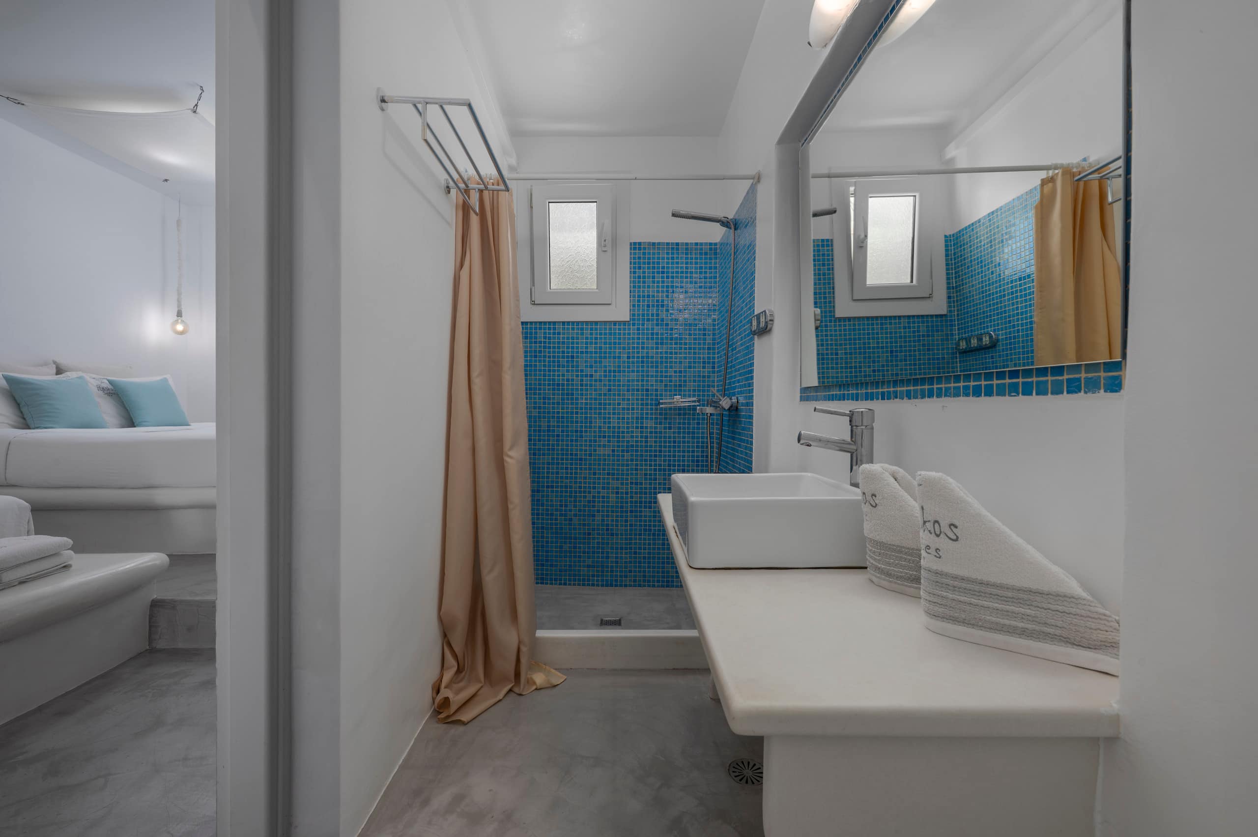 Open Plan Suite | Flaskos Suites 12