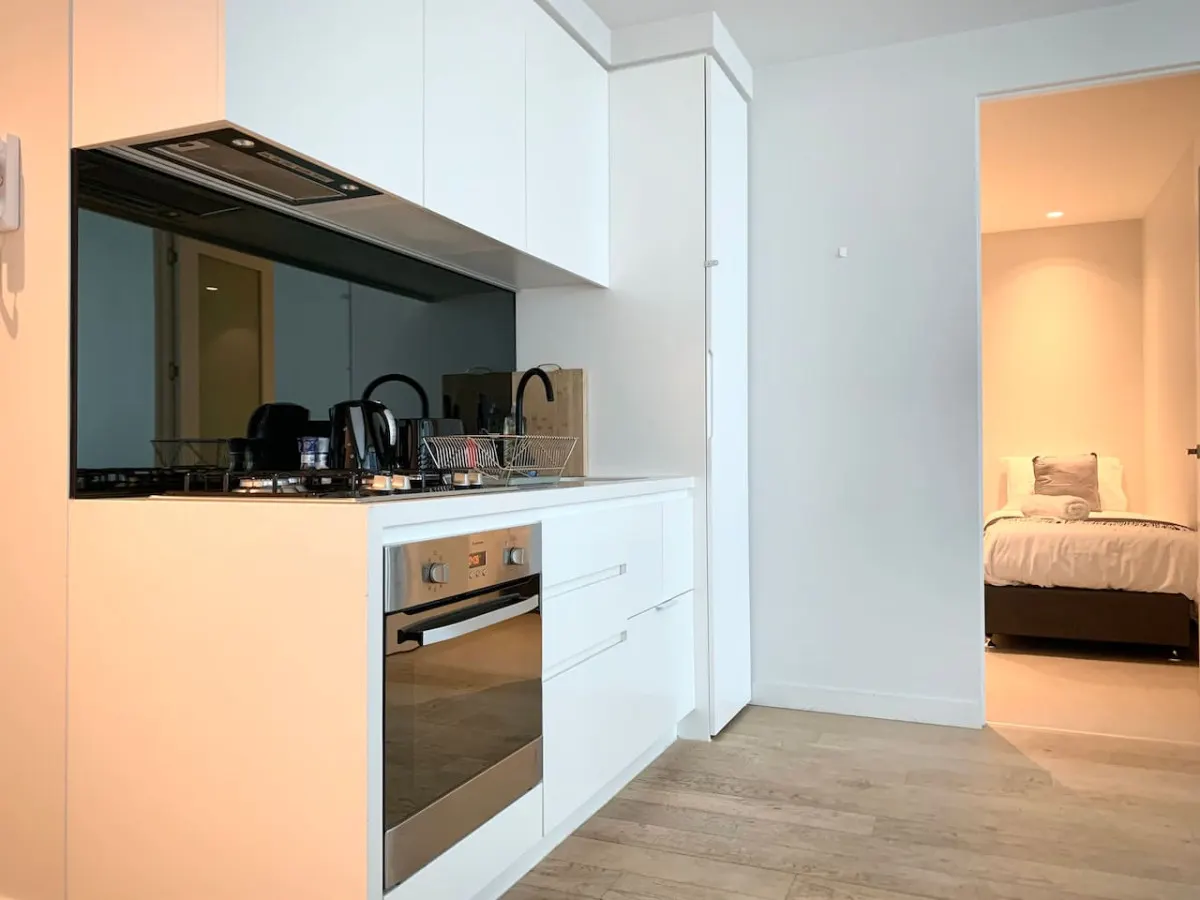 Two City Apartments on Elizabeth St 10