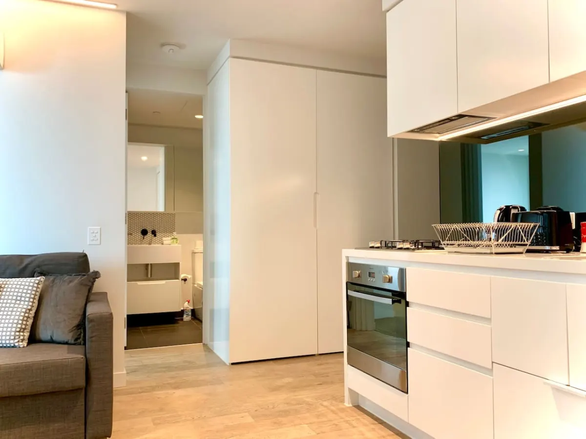 Two City Apartments on Elizabeth St 16
