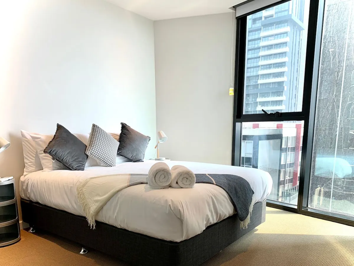 Two City Apartments on Elizabeth St 7