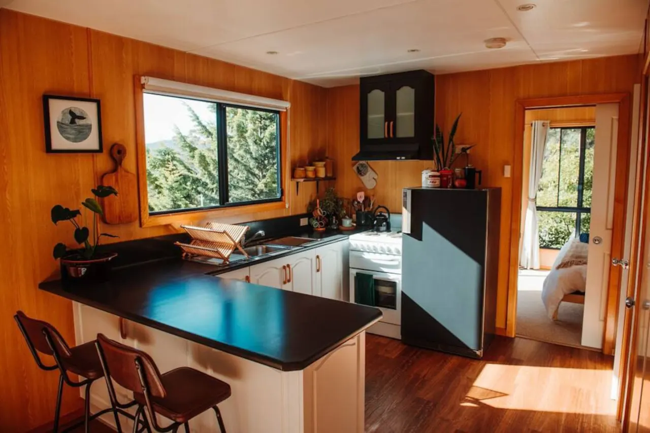 Kelp Cabin - White Beach 13