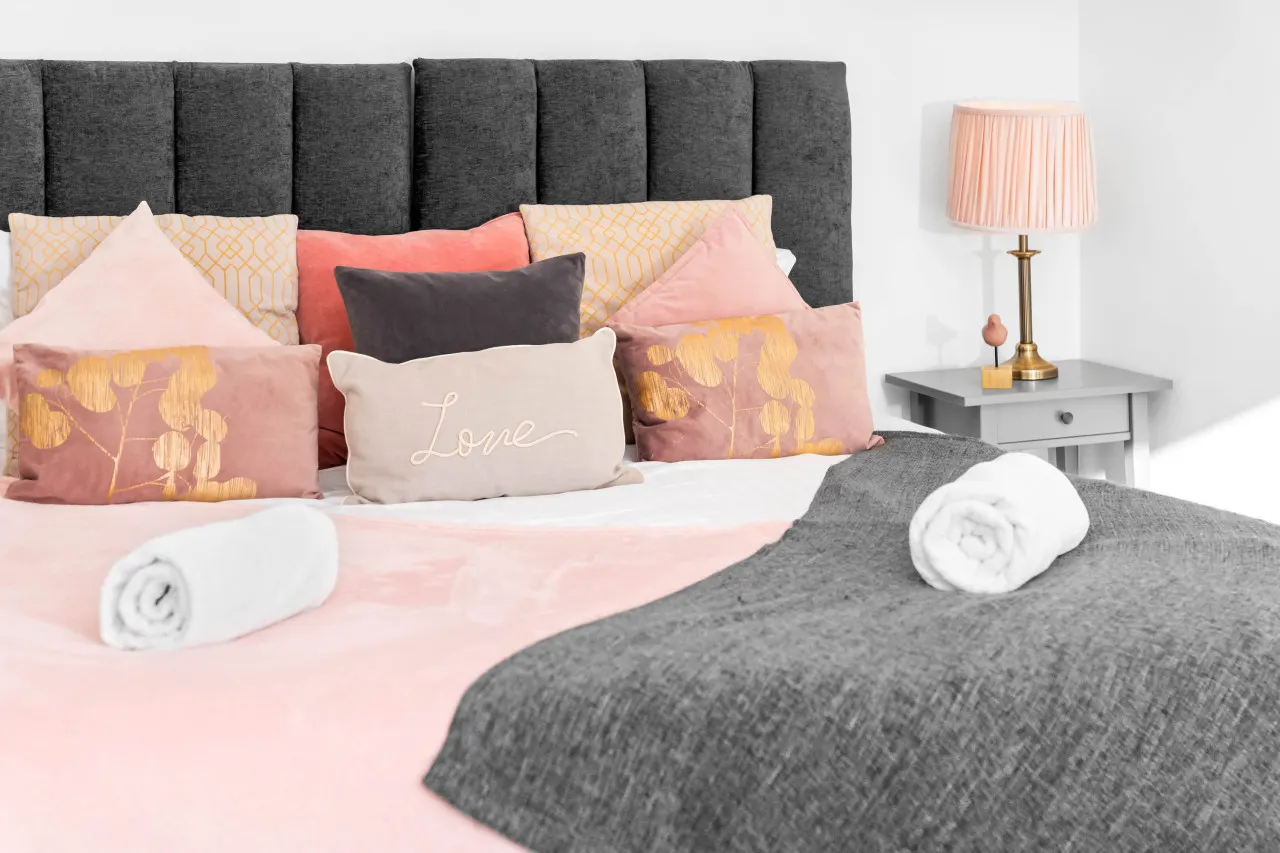 Stylish Apartment - Netflix - On Street Parking 1 16
